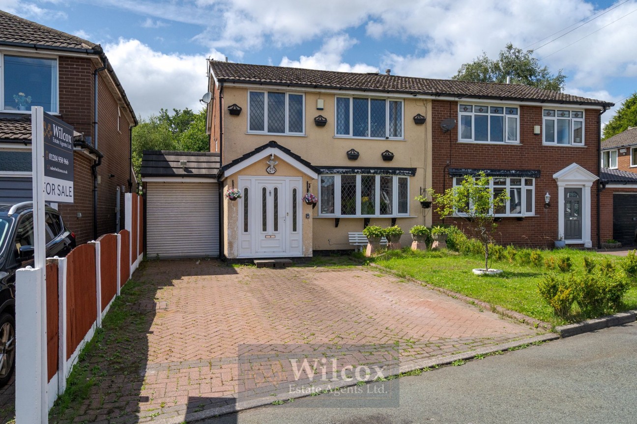 Caldbeck Drive, Farnworth, BL4