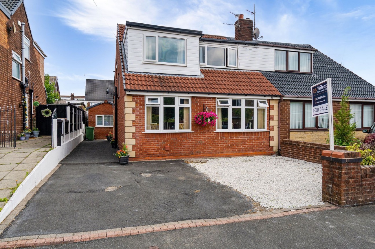 Doncaster Close, Little Lever, BL3