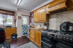 Doncaster Close, Little Lever, BL3