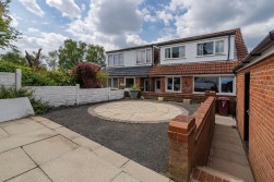 Doncaster Close, Little Lever, BL3