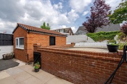 Doncaster Close, Little Lever, BL3