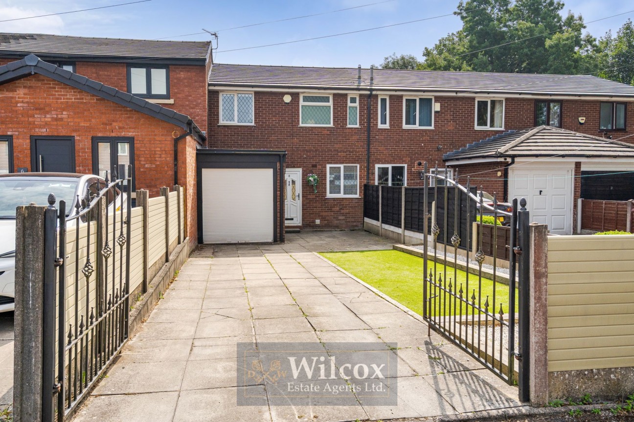 Kensworth Close, Bolton, BL1