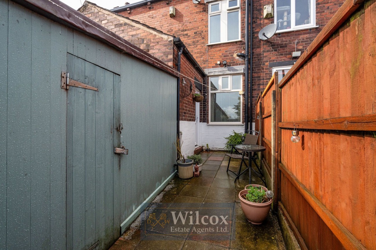 Tonge Moor Road, Bolton, BL2