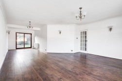 Glenmore Close, Bolton, BL3