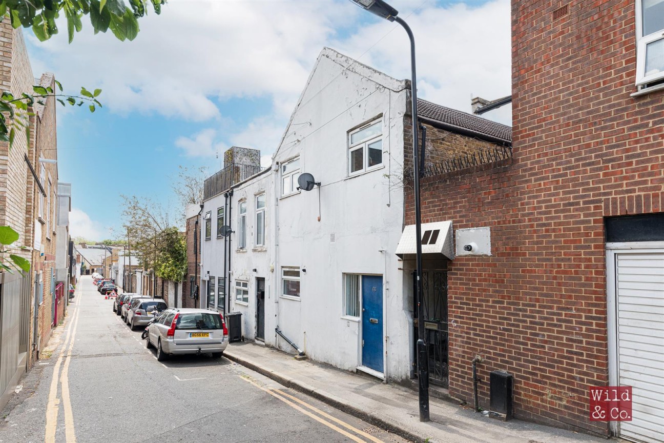 Clarence Mews, Hackney