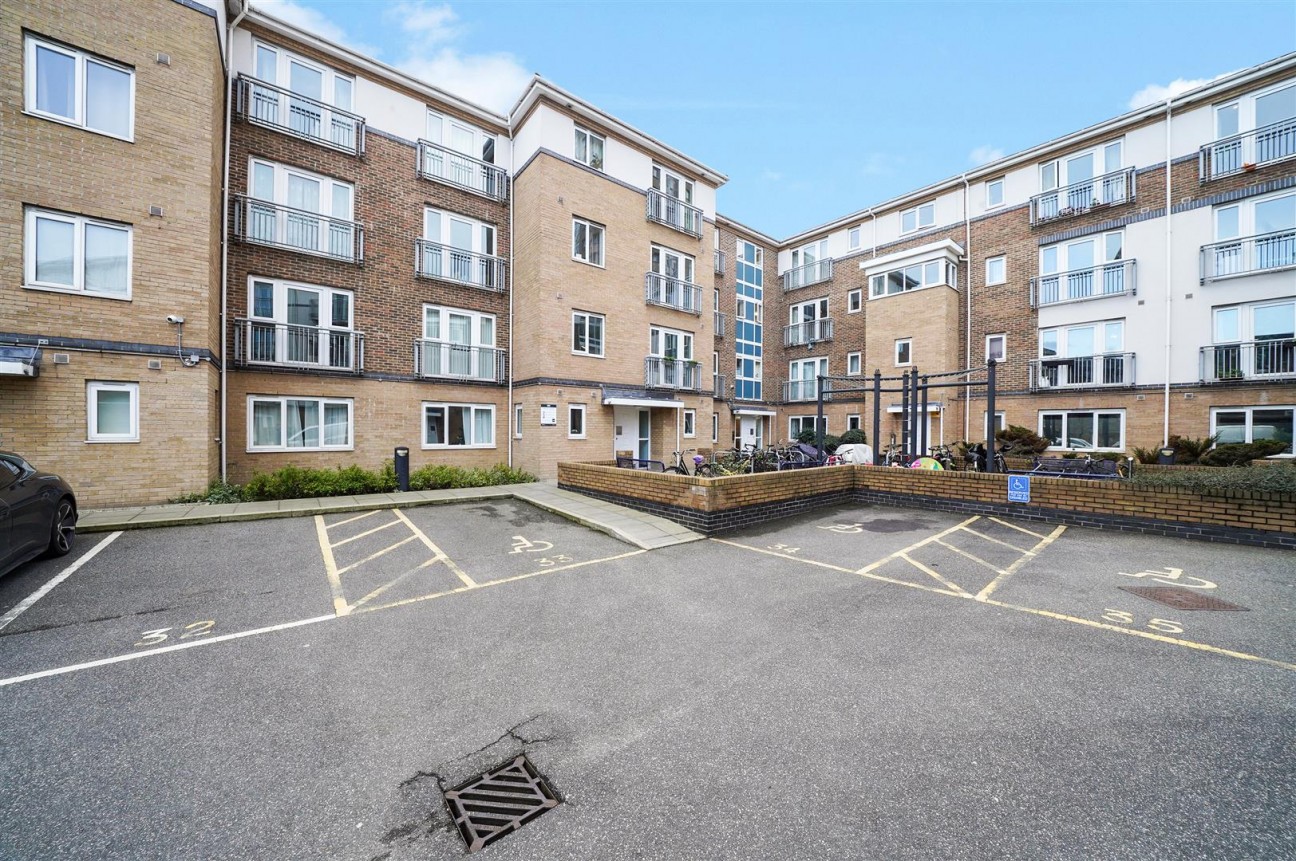 Morton Close, London