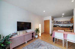 Morton Close, London