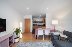 Morton Close, London