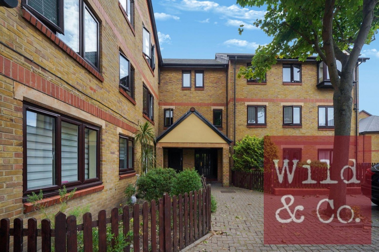 Riverside Close, Hackney
