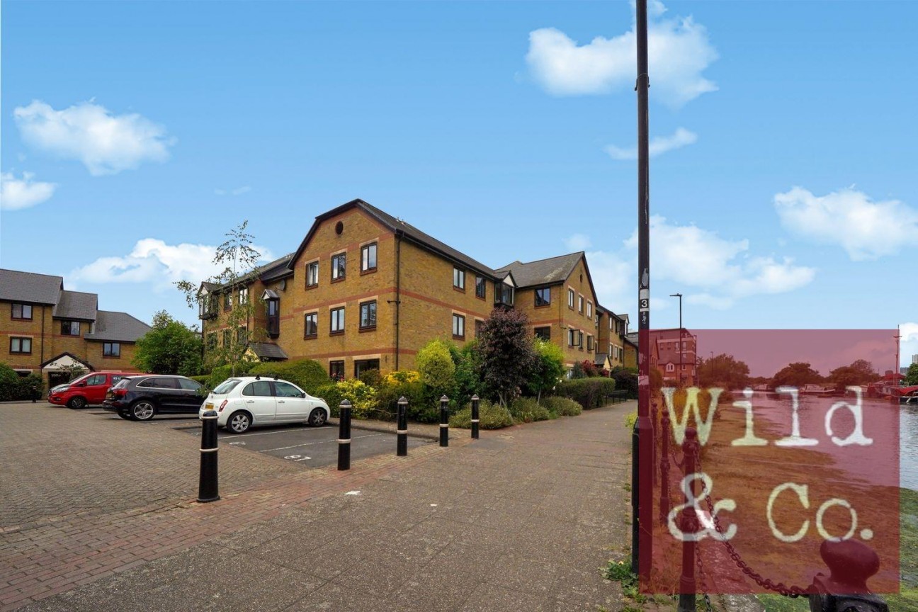 Riverside Close, Hackney