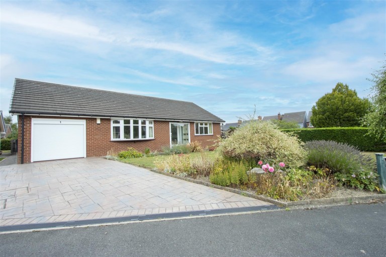 Swanbourne Close, Hasland, Chesterfield