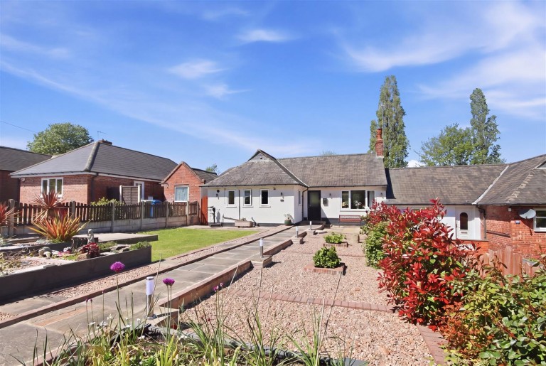 Private Drive, Hollingwood, Chesterfield