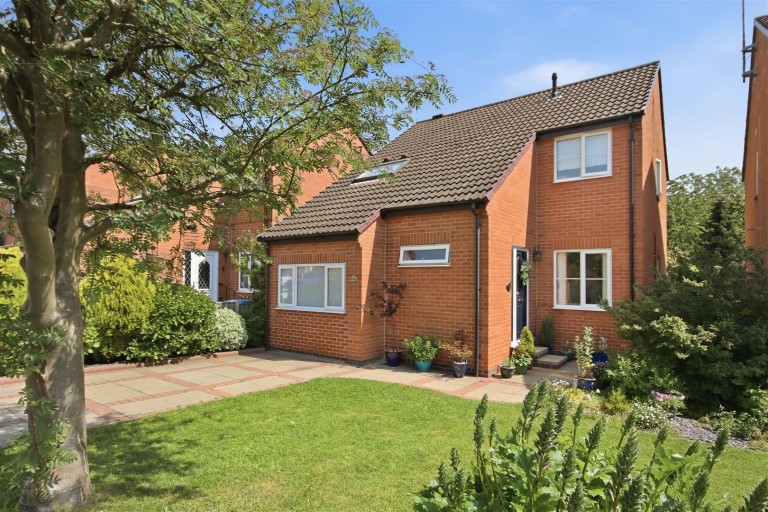 Highland Road, New Whittington, Chesterfield