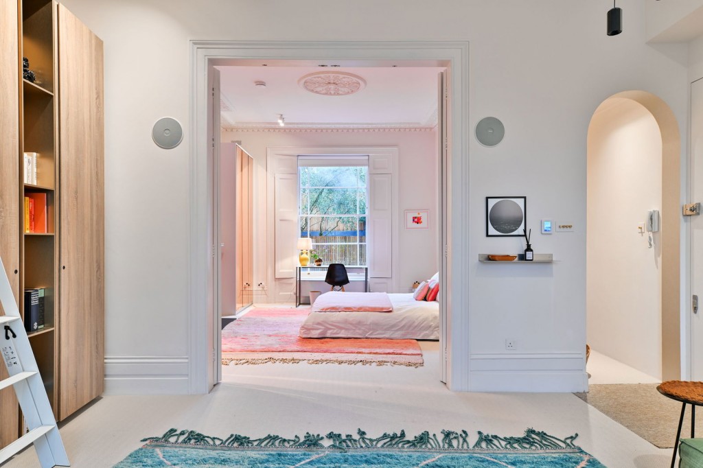 Holland Park Avenue, Notting Hill