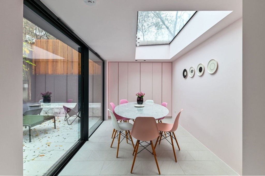 Holland Park Avenue, Notting Hill