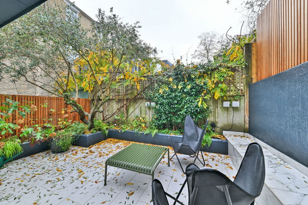 Holland Park Avenue, Notting Hill