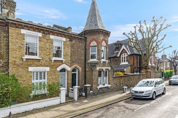 Eversleigh Road, London, SW11 5XA