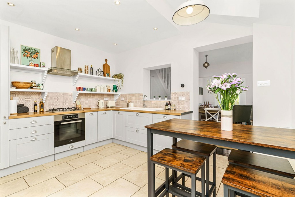 Eversleigh Road, London, SW11 5XA