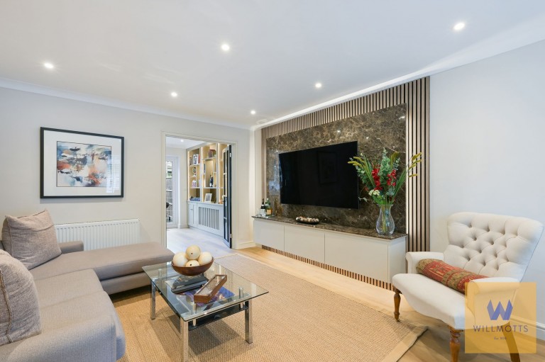 Mayfield Close, Hersham, KT12