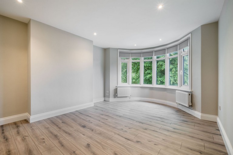 Kings Avenue, Avenue House, SW4