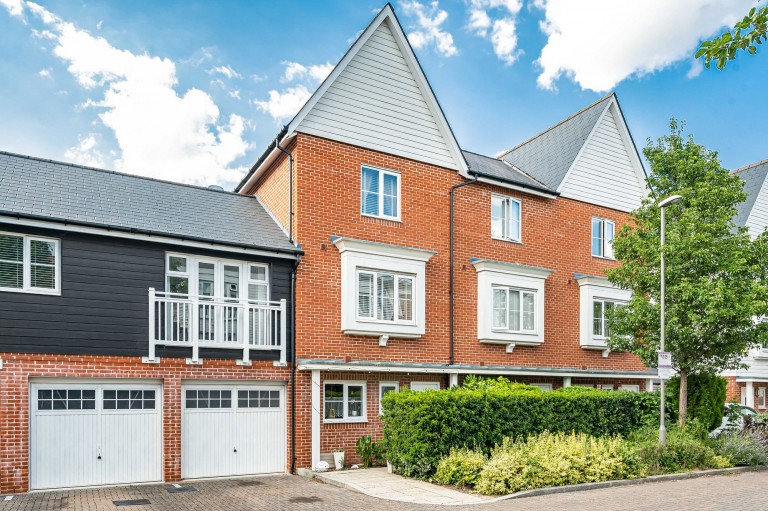 Chenille Drive, High Wycombe, HP11
