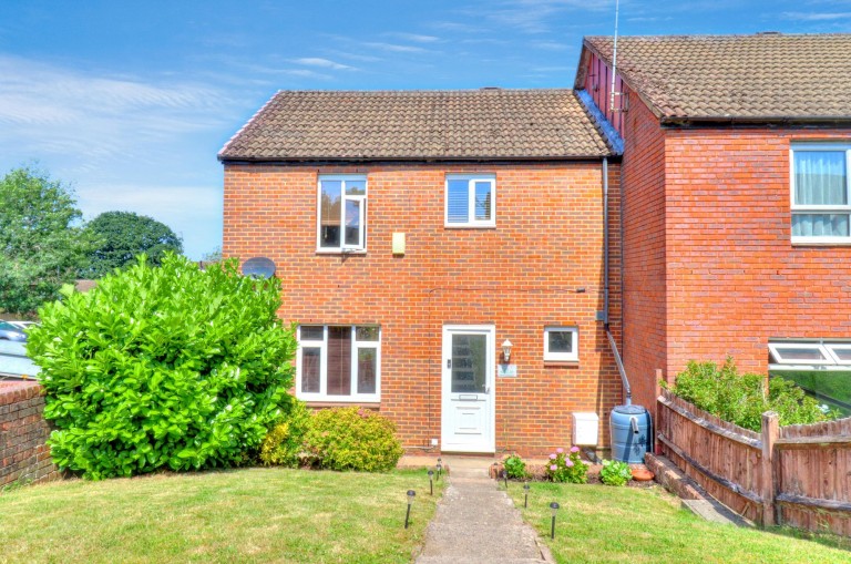 Saxhorn Road, Lane End, HP14