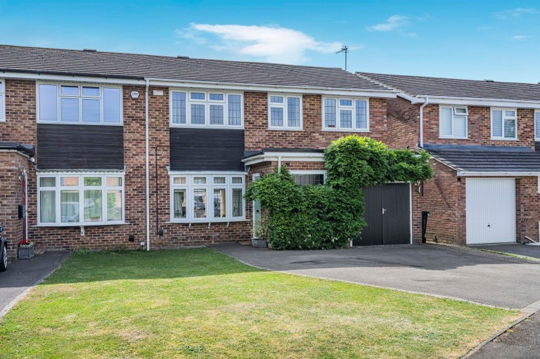 Stock Field Close, Hazlemere, HP15