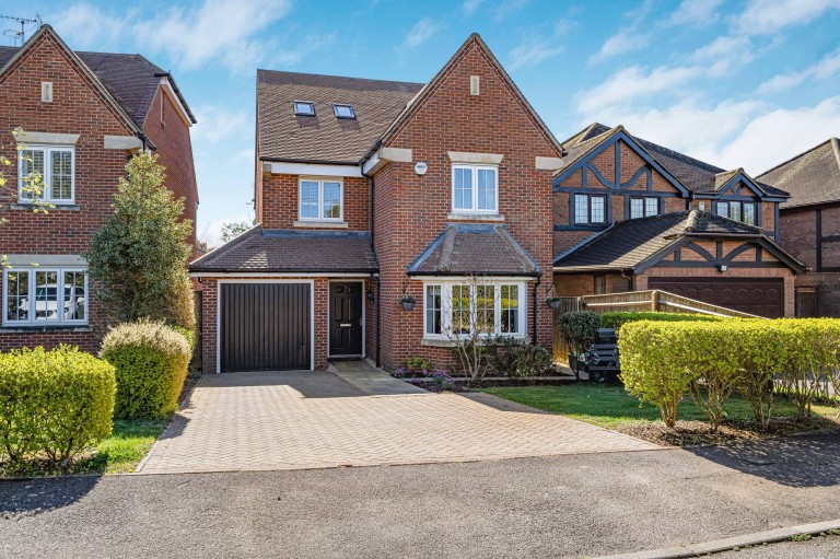 Gardener Walk, Holmer Green, HP15
