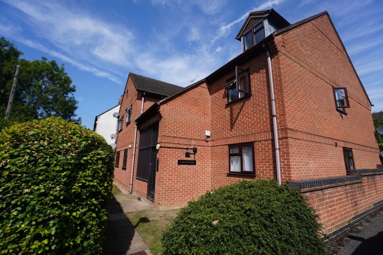 Old Coach Drive, Coach House Old Coach Drive, HP11