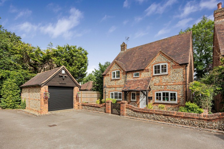 Chiltern Lane, Hazlemere, HP15
