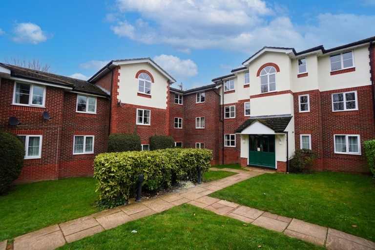 Queen Alexandra Road, High Wycombe, HP11