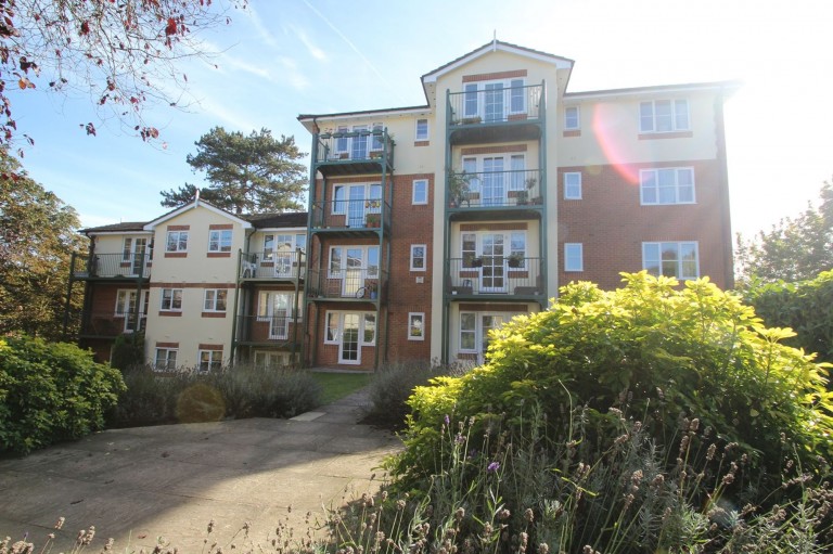 Queen Alexandra Road, High Wycombe, HP11