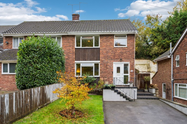 Hicks Farm Rise, High Wycombe, HP13