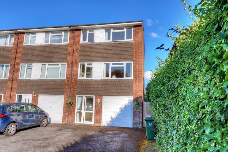 New Road, Stokenchurch, HP14