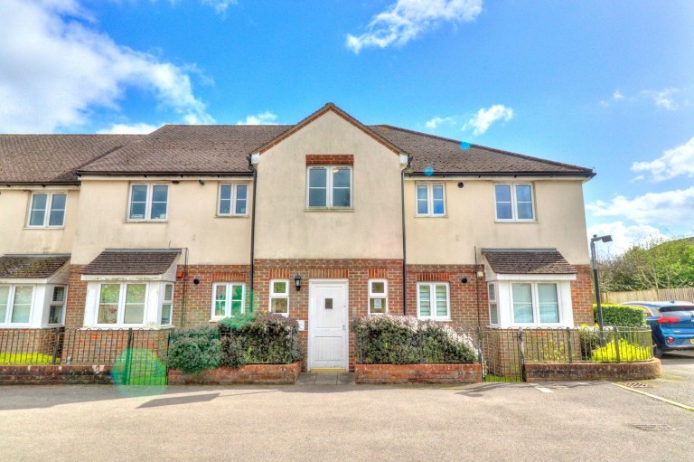 Marlow Road, Stokenchurch, HP14