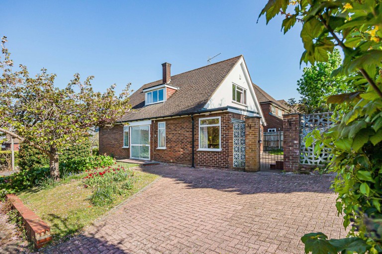 Amersham Hill Gardens, High Wycombe, HP13