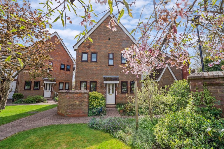 Giles Gate, Prestwood, HP16