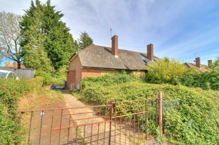 Marlow Road, Stokenchurch, HP14