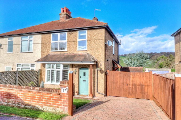 Queen Street, Piddington, HP14