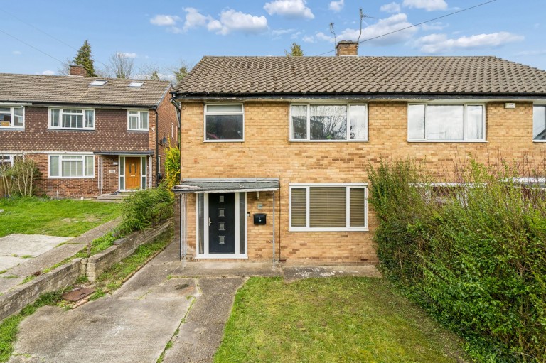 Hicks Farm Rise, High Wycombe, HP13