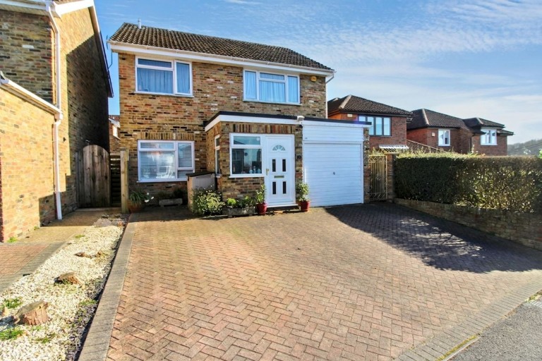 Hill Avenue, Hazlemere, HP15