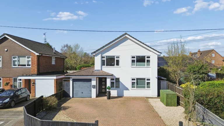 Woodlands Drive, Naphill, HP14