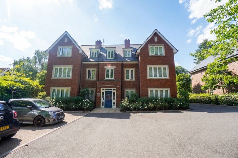 Amersham Road, High Wycombe, HP13