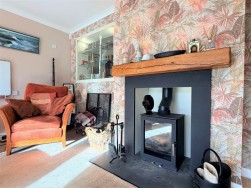 Main Road, Chelmondiston