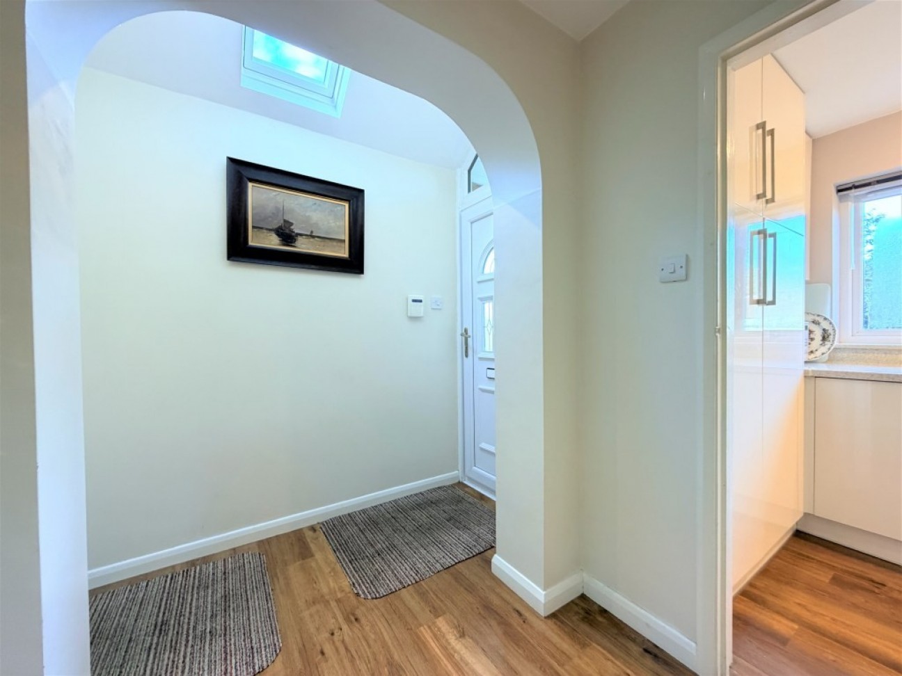 Main Road, Chelmondiston