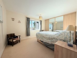 Main Road, Chelmondiston