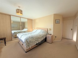 Main Road, Chelmondiston