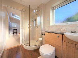 Main Road, Chelmondiston