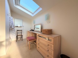 Main Road, Chelmondiston