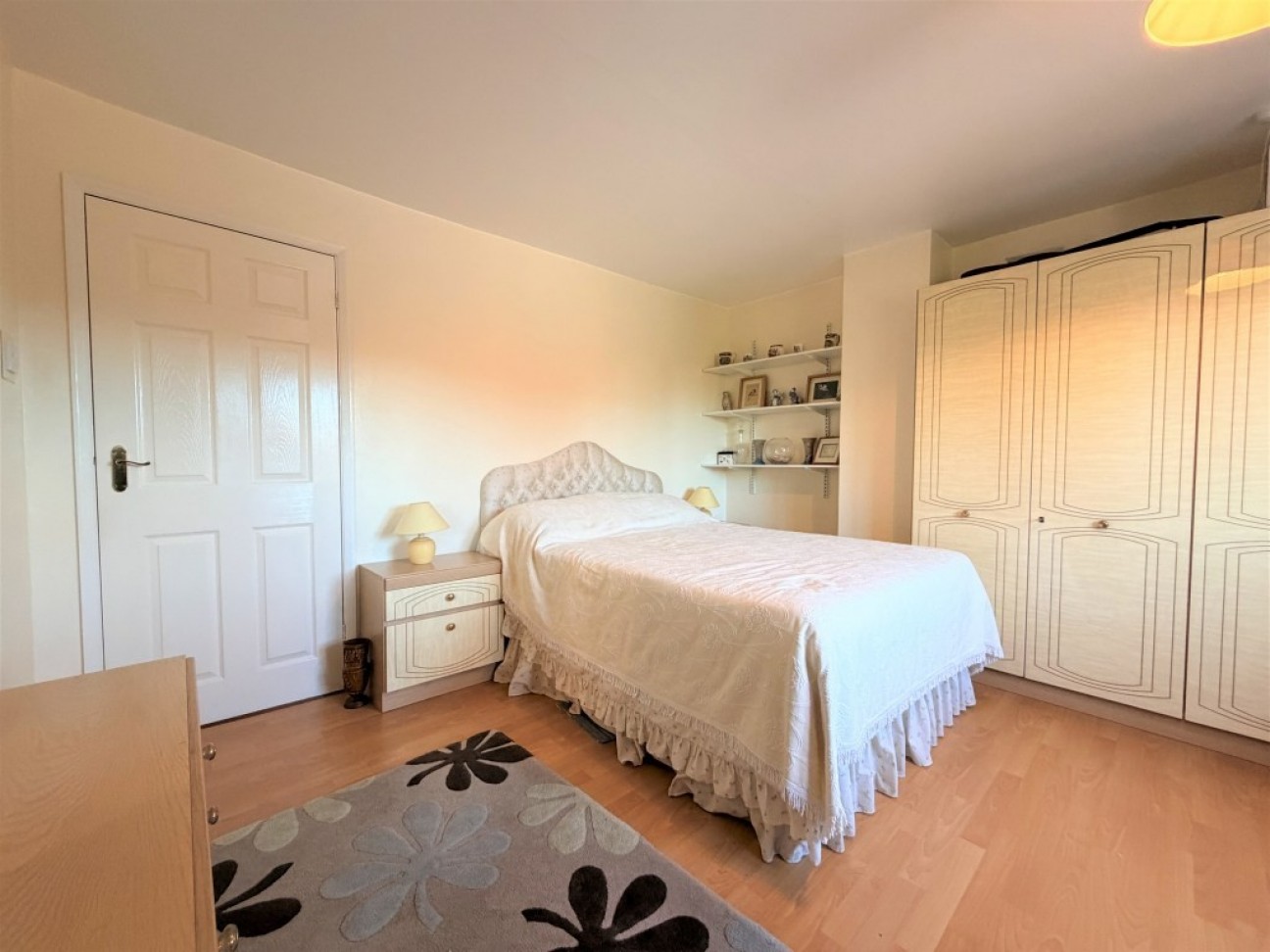 Main Road, Chelmondiston